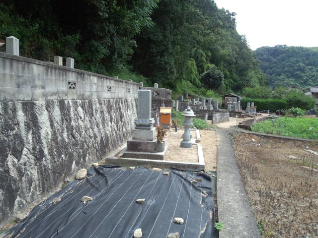 草の生えにくい土と舗装施工をしました