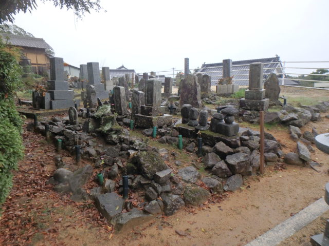 ご先祖様のお墓を整理し、墓地をリフォームしました