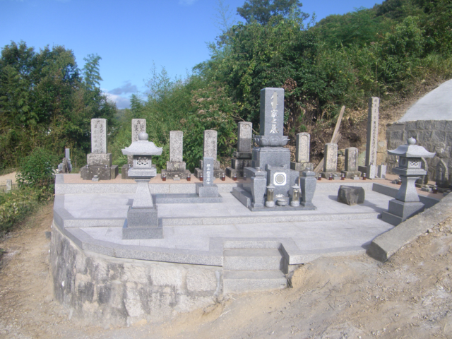 墓地を板張りにしました