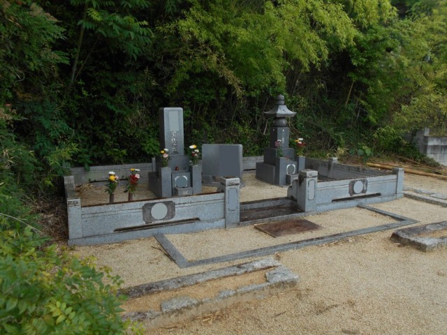 墓石のクリーニングと色入替をしました