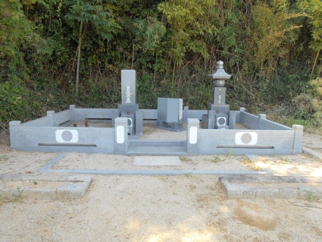 墓石のクリーニングと色入替をしました