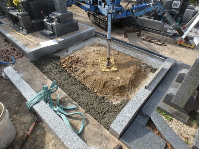 西江原霊園にデザイン墓石を設置させて頂きました。
