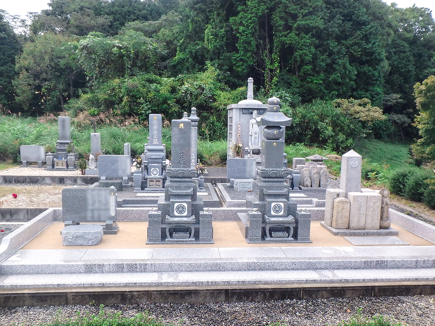 ご家族みんなの想いを形に、法要に向けたお墓づくり / 福山市